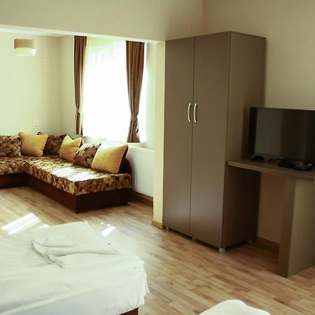 Guest House Central Kŭrdzhali Buitenkant foto