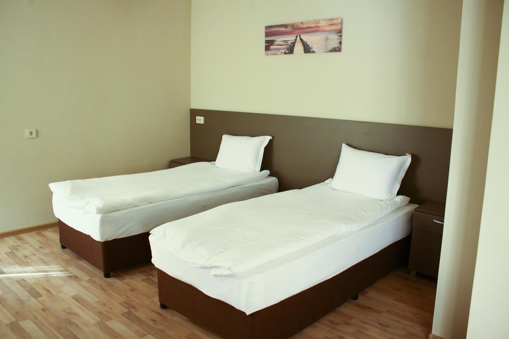 Guest House Central Kŭrdzhali Buitenkant foto